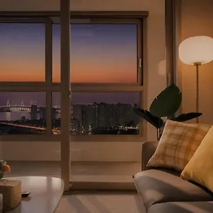 Apartment Urbanstay Songdo Moonlight Park, Incheon